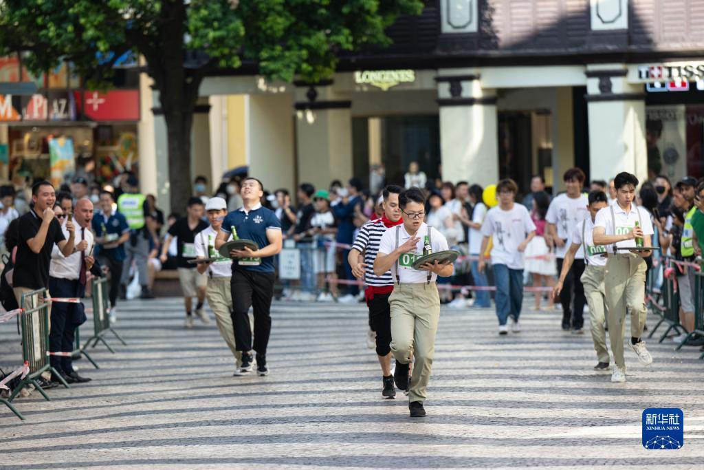三张牌扎金花